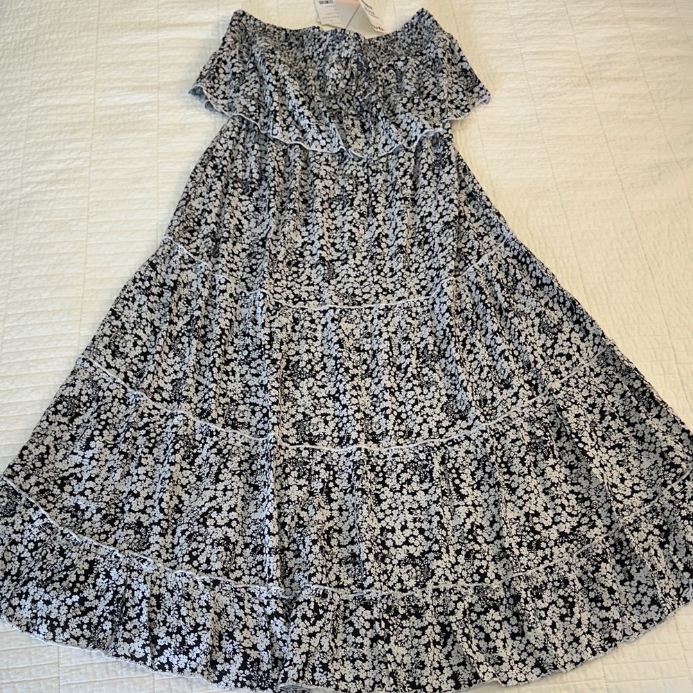 Kiwi & Punch Strapless Medium NWT. Black and White Floral Ruffle Dress